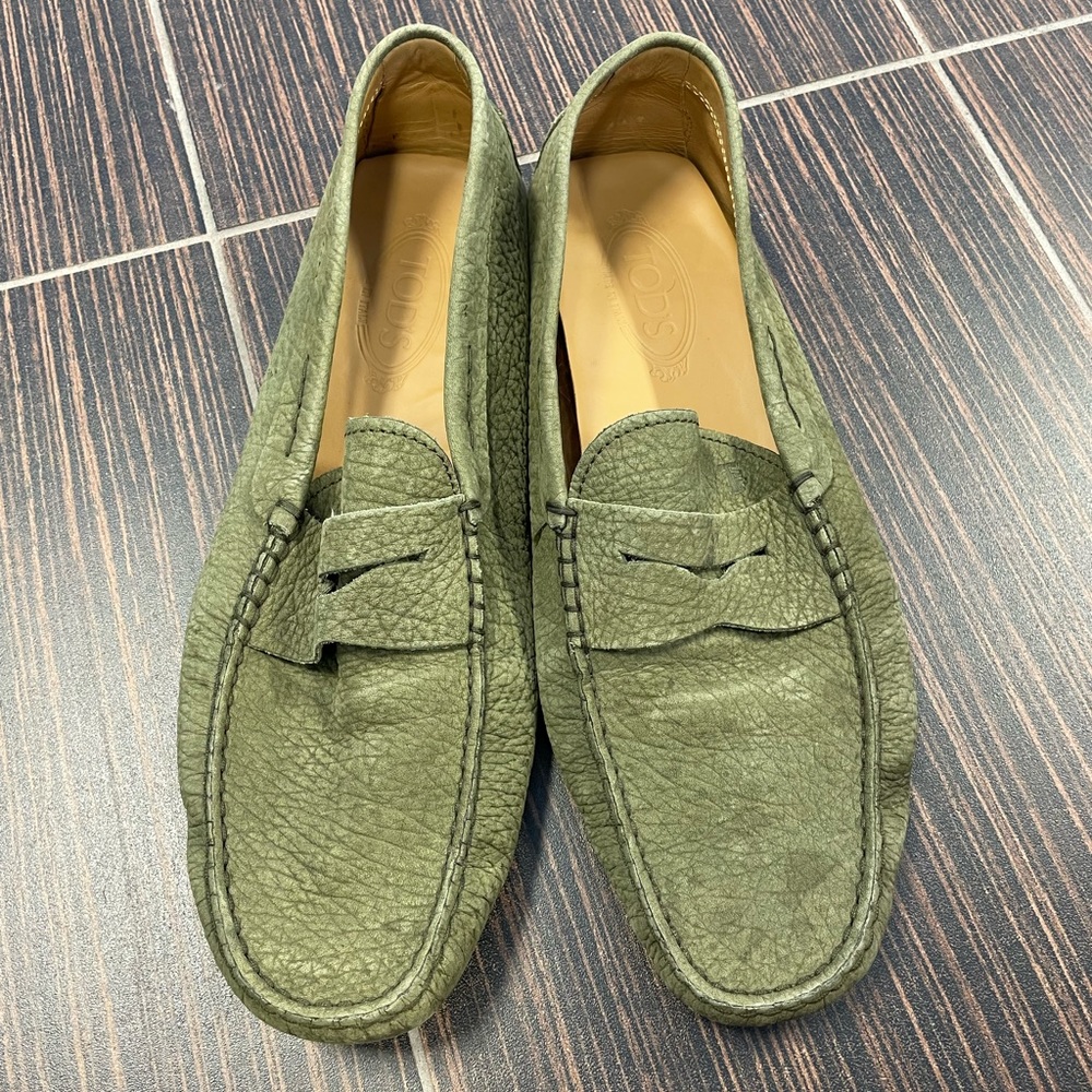 TOD’S Driving Shoes - Picture 2 of 6